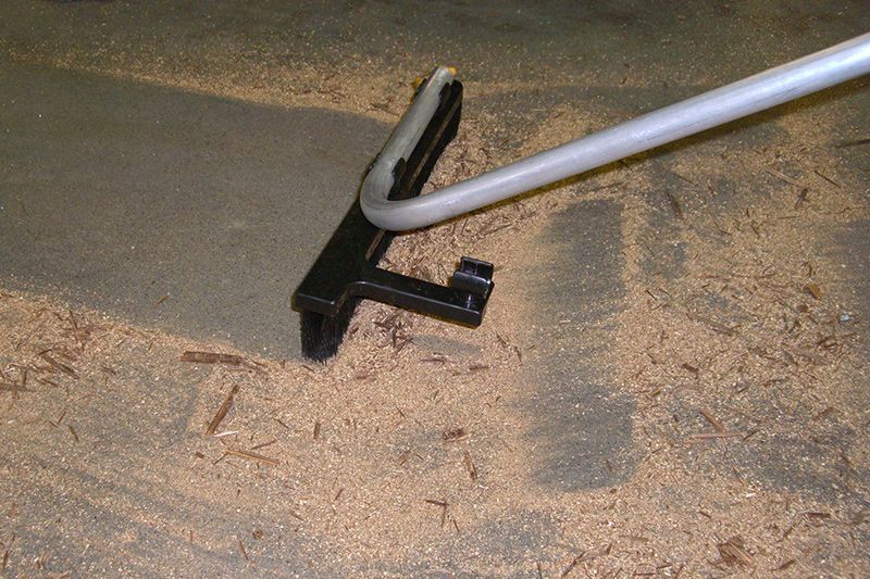 DU-HA DU-Hooky makes it easier than ever to reach and retrieve items from the back of your pickup bed or the back of your SUV.