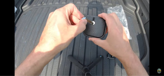 Locking Tailgate Cover