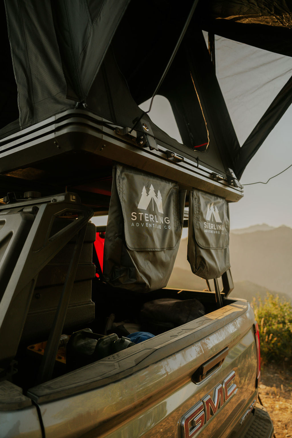 STERLING ADVENTURE CO Wasatch Aluminum Double Channel Rooftop Tent