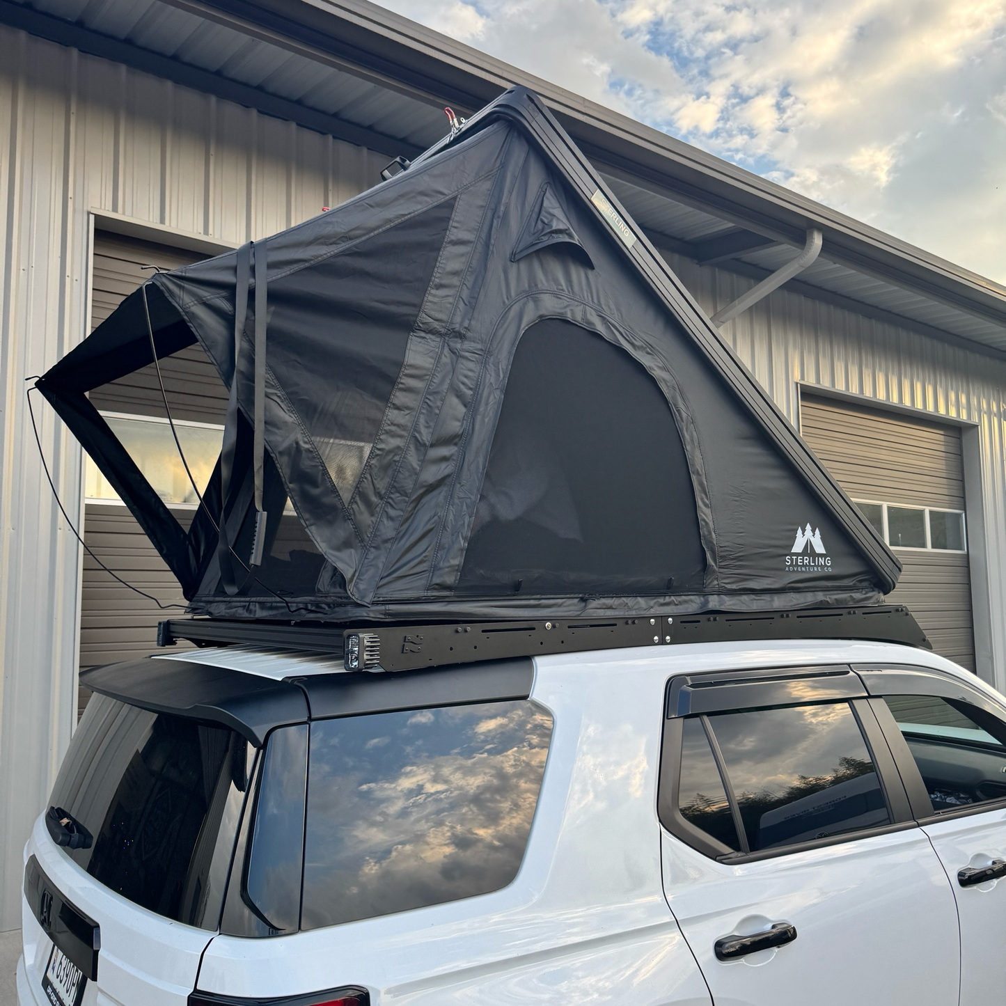 STERLING ADVENTURE CO Wasatch Lite Aluminum Hardshell Rooftop Tent