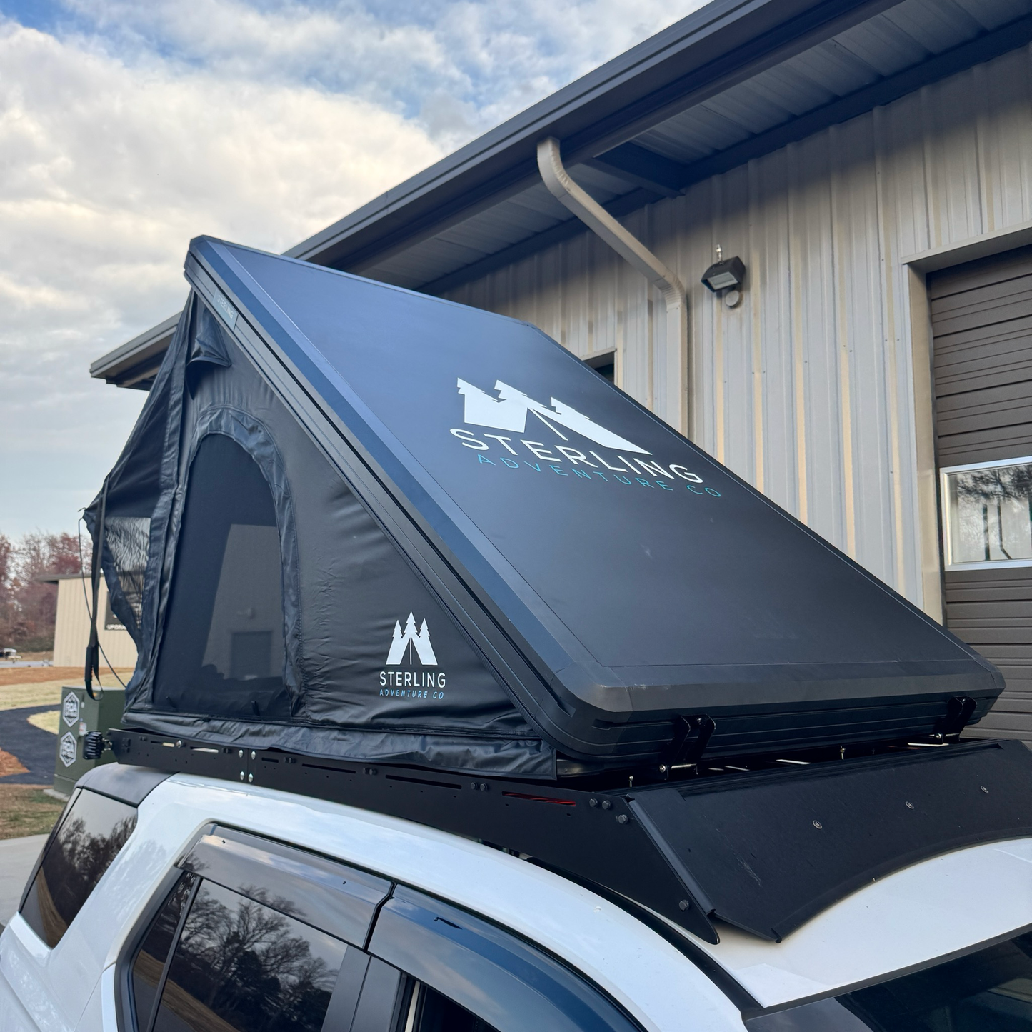 STERLING ADVENTURE CO Wasatch Lite Aluminum Hardshell Rooftop Tent
