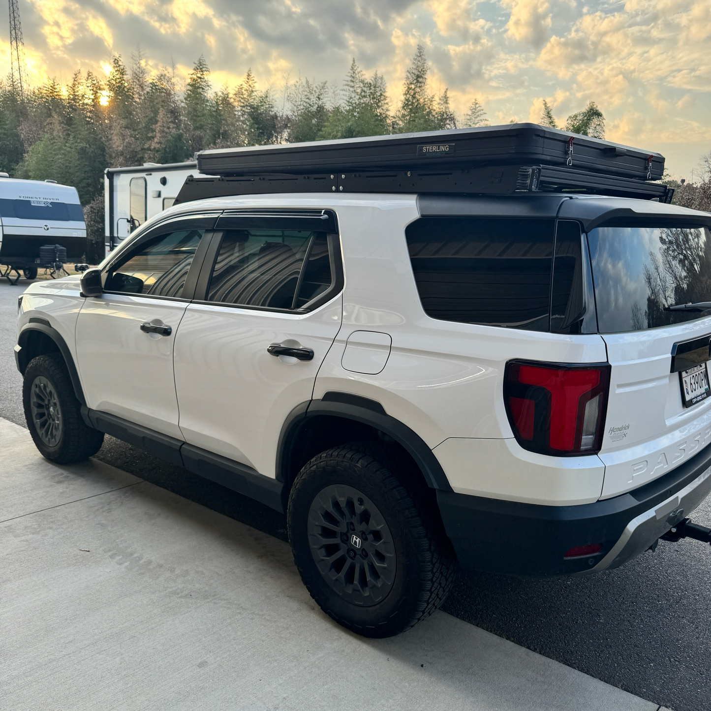 STERLING ADVENTURE CO Wasatch Lite Aluminum Hardshell Rooftop Tent