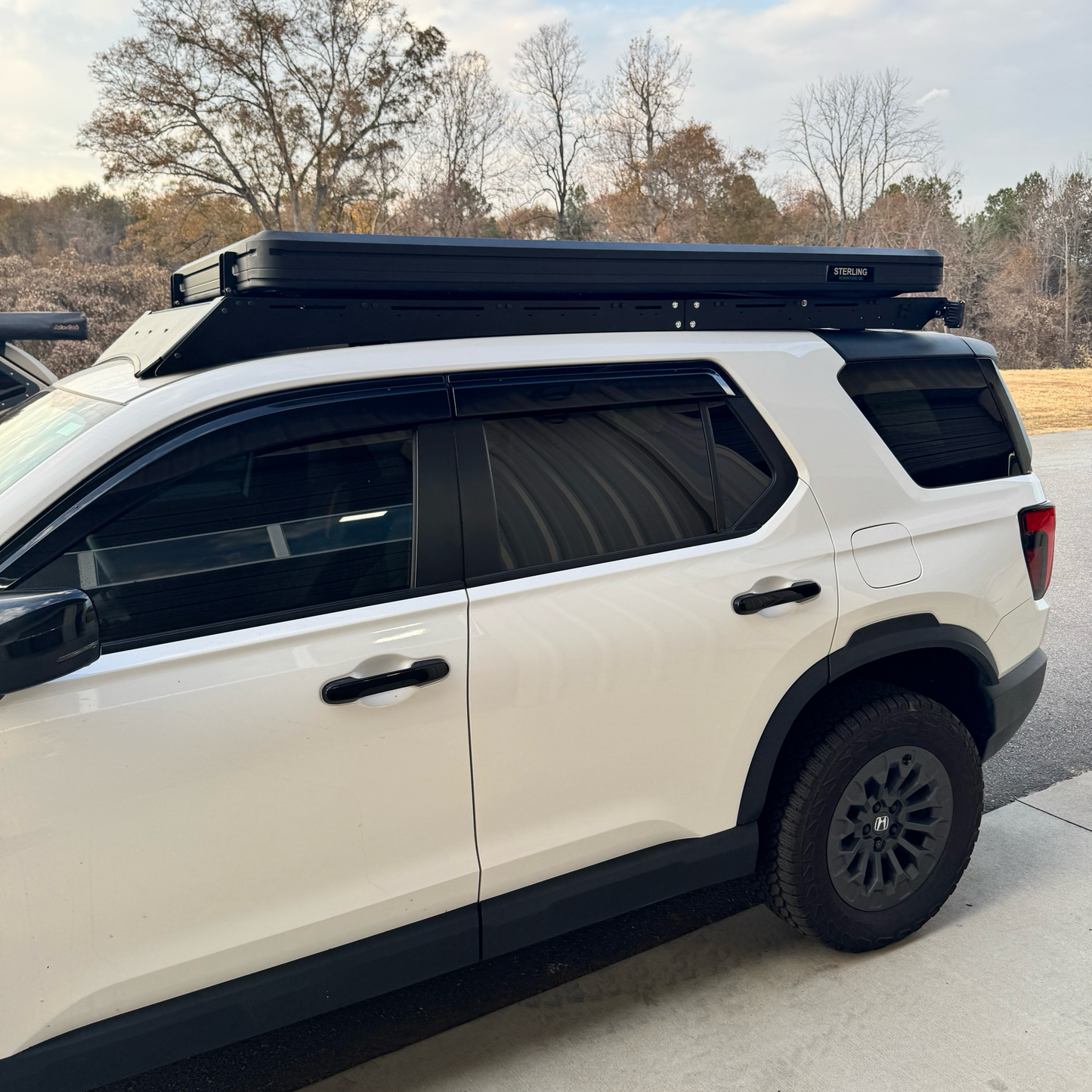 STERLING ADVENTURE CO Wasatch Lite Aluminum Hardshell Rooftop Tent